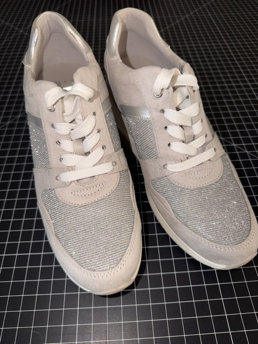 NEW Mix No. 6  Sahhara Wedge Women's Silver and Gray Glitter Lace-Up Sneakers